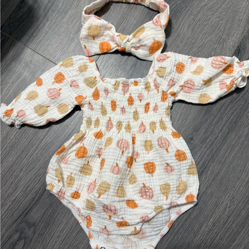 T.J.Maxx Pumpkin and Leaf Print Kids Bodysuit
